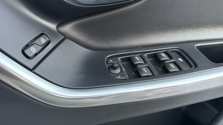 Volvo Xc60 D5 [220] R DESIGN Lux Nav 5dr AWD Geartronic Diesel Estate